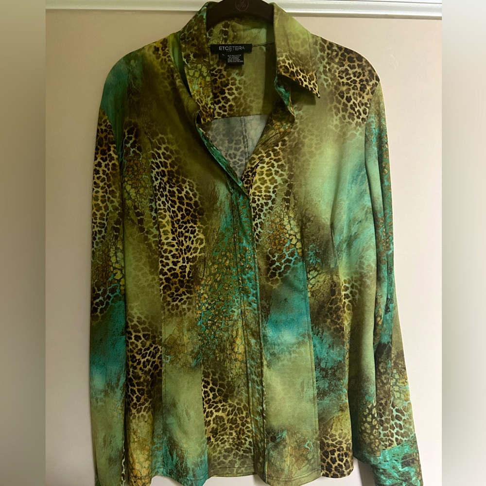 Cute top by Etcetera in size L Green multi color. Excellent condition